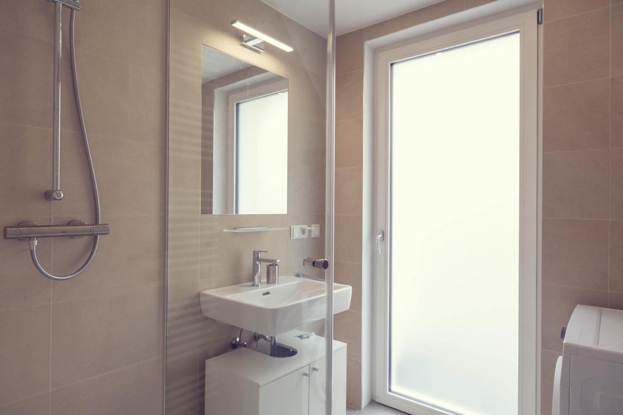 The 77 Anna Apartment Виена Екстериор снимка