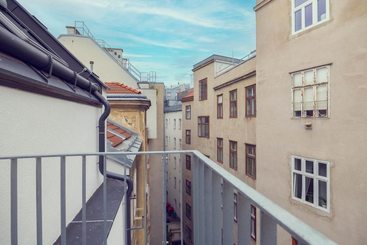 The 77 Anna Apartment Виена Екстериор снимка